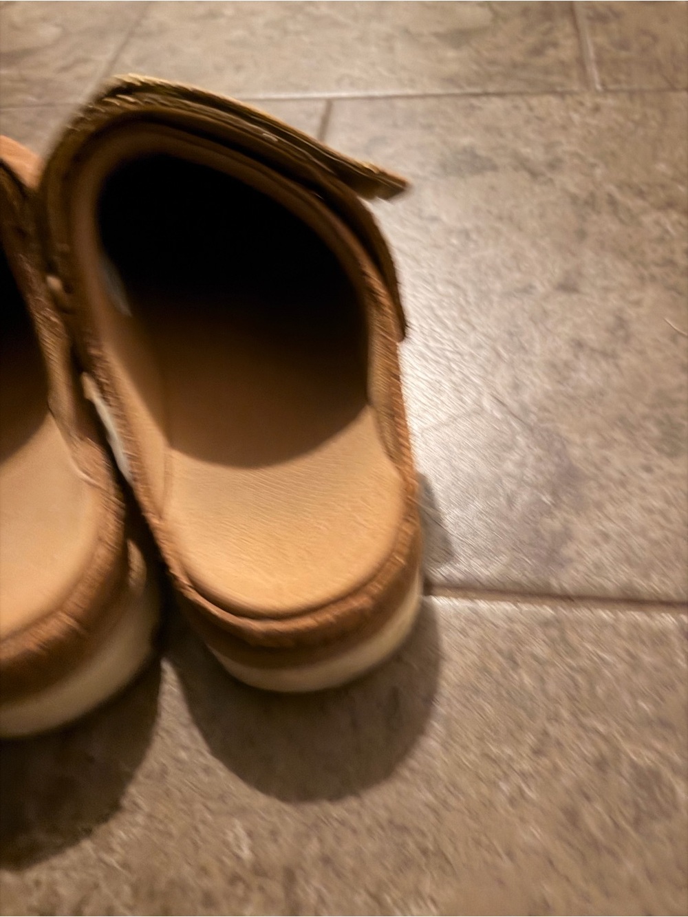 Ugg goldenstar clogs - 6.5 - Picture 2 of 4